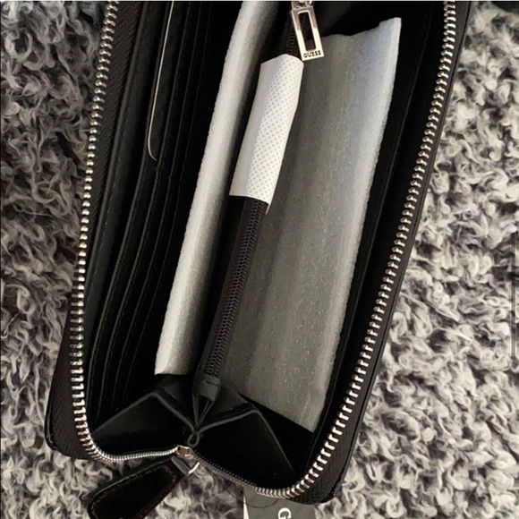 Patent black guess wallet - Picture 5 of 6